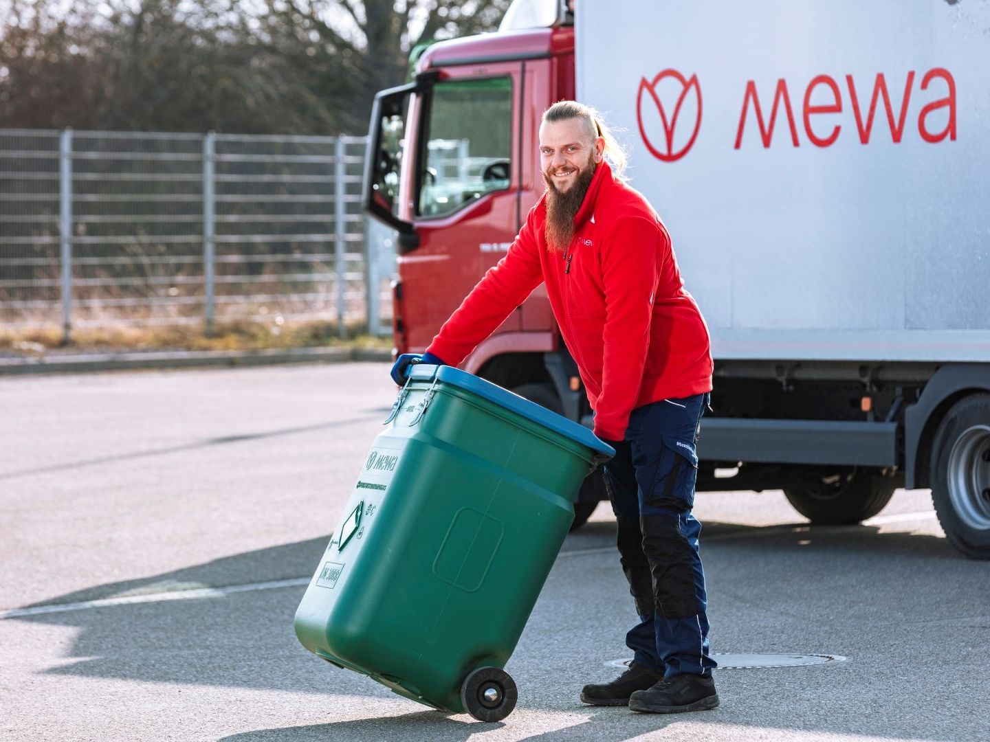 In der Distributionslogistik nutzt Mewa nachhaltige Verfahren. In der Distributionslogistik nutzt Mewa nachhaltige Verfahren.