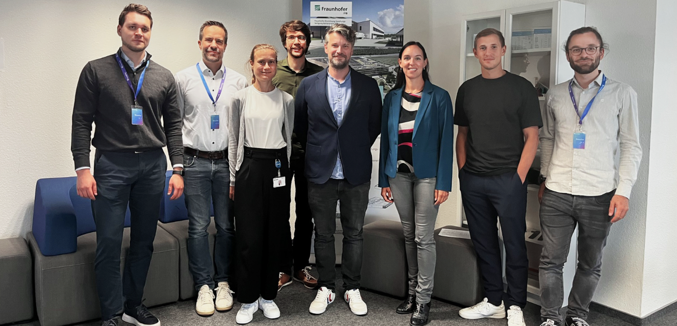 Die Projektpartner kamen für das Kickoff-Treffen in der BatteryCityMünster für die Abstimmung der nächsten Schritte und eine Führung durch die »FFB PreFab« zusammen.
