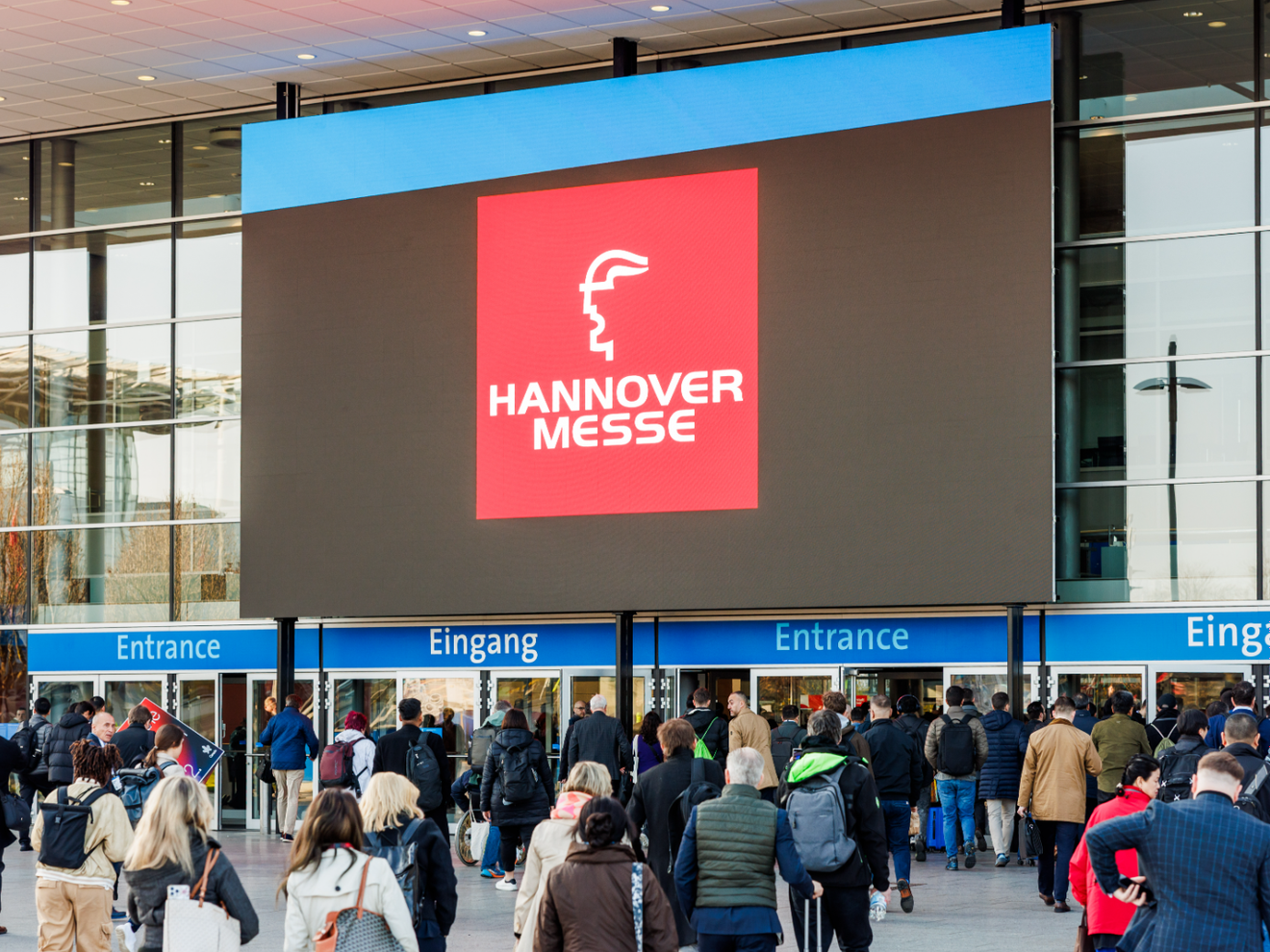 Hannover Messe 2026: VDMA shows market opportunities for drive and fluid technology in automation & defense Entrance to the Hannover Messe