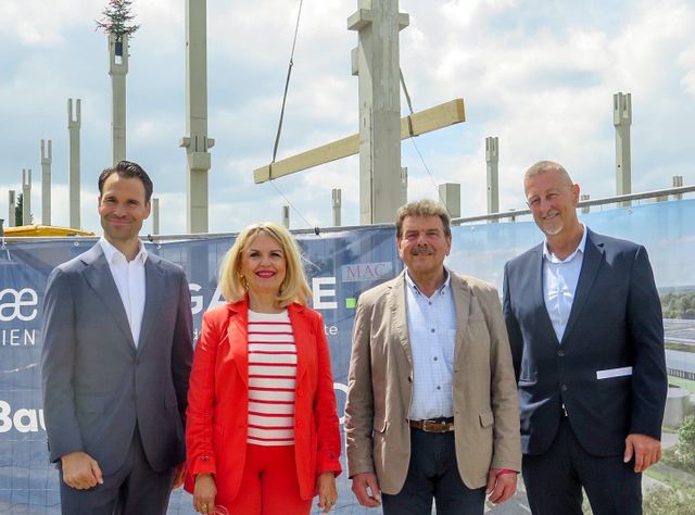 Logistikimmobilien: Richtfest für Logistikimmobilie bei Würzburg