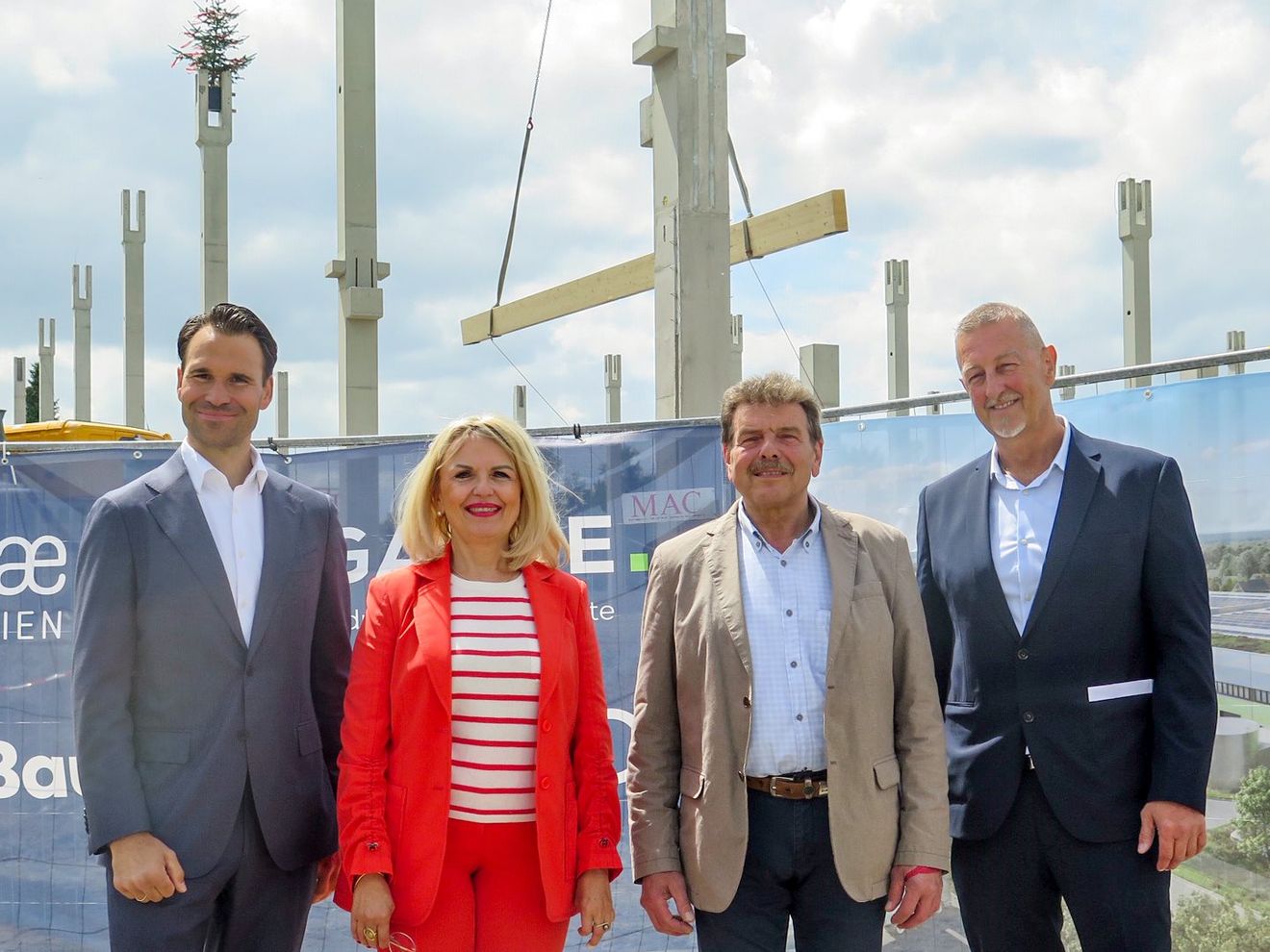 Logistics real estate: Topping-out ceremony for logistics property near Würzburg Logistics real estate: Topping-out ceremony for logistics property near Würzburg