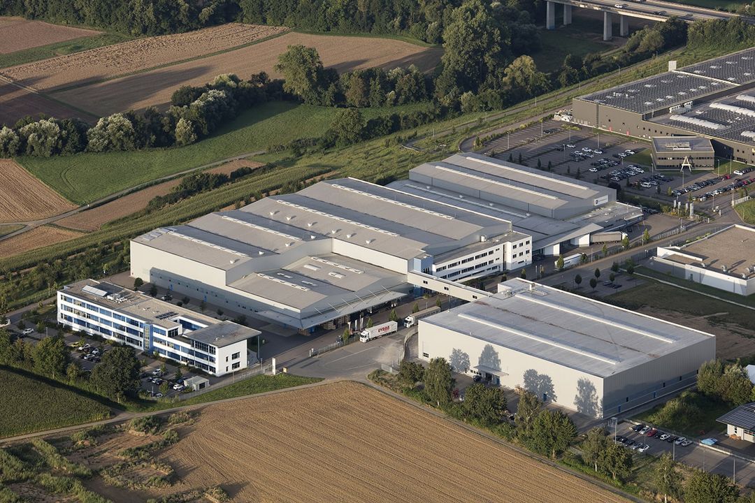 High-bay warehouse: MS Motorservice International relies on Kardex Mlog