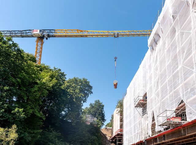 BKL setzt Schwerlast-Obendreher für Sanierung historischer Eisenbahnbrücke in NRW ein