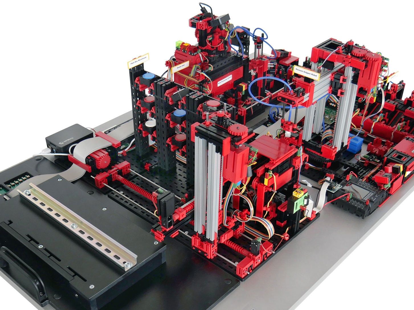 SPS-Training mit fischertechnik Lernfabrik: Virtuelles Lernen trifft reale Automatisierung