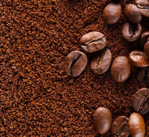 Kaffeepulver und Kaffeebohnen Kaffeepulver und Kaffeebohnen