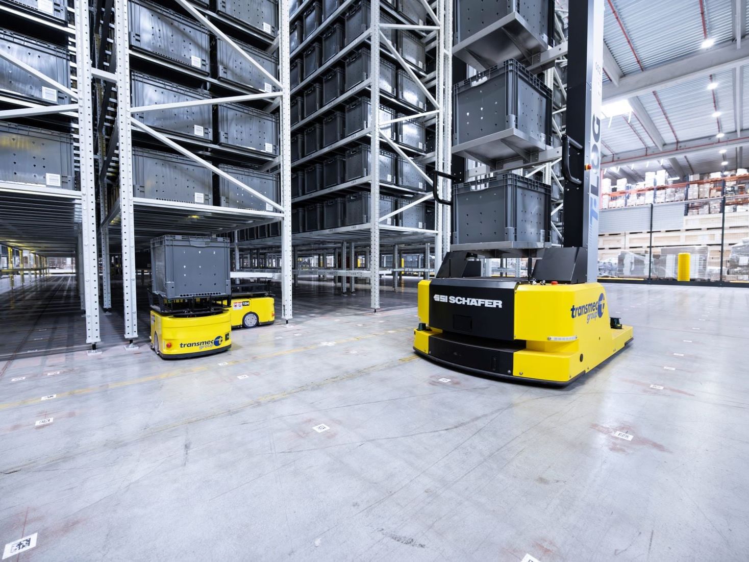 Nominiert als materialfluss Projekt des Jahres 2026: SSI Schäfer: RackBot System Compact bei der Transmec Group im Einsatz