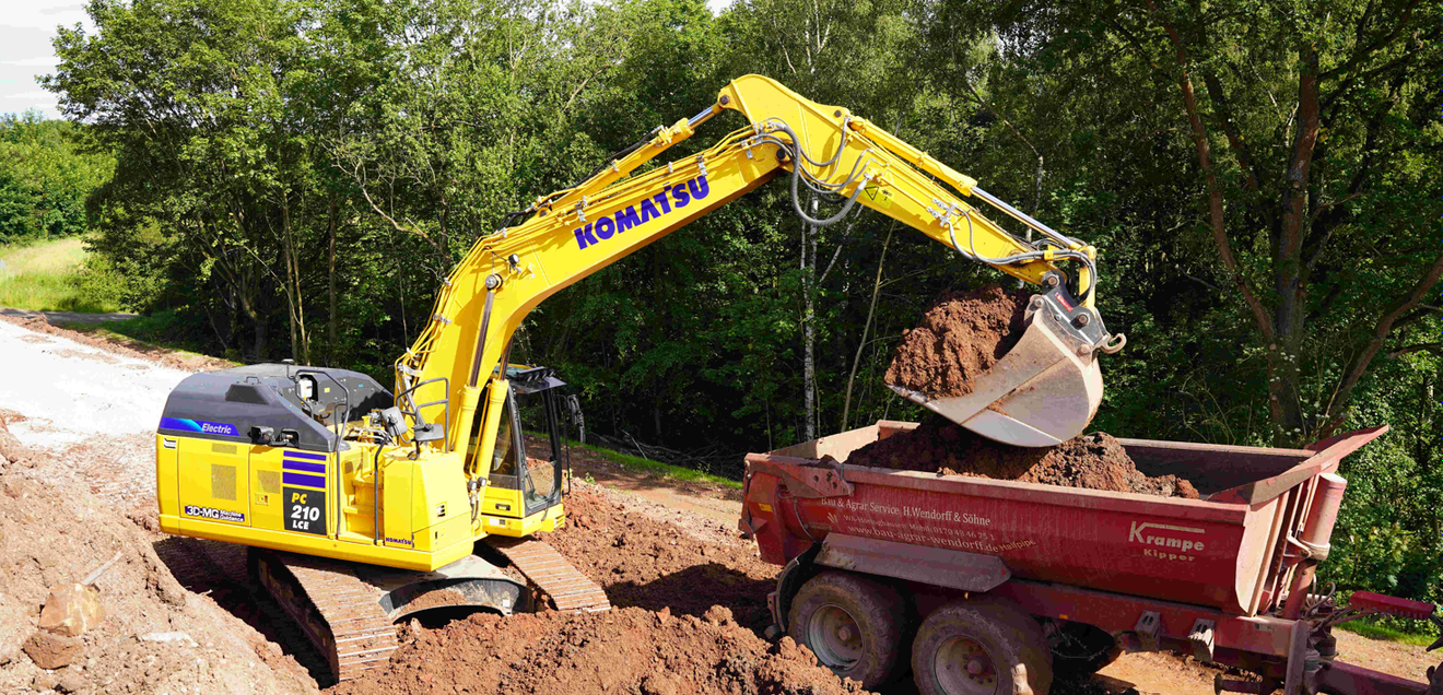 Komatsu-Elektrobagger PC210LCE-11 im Einsatz