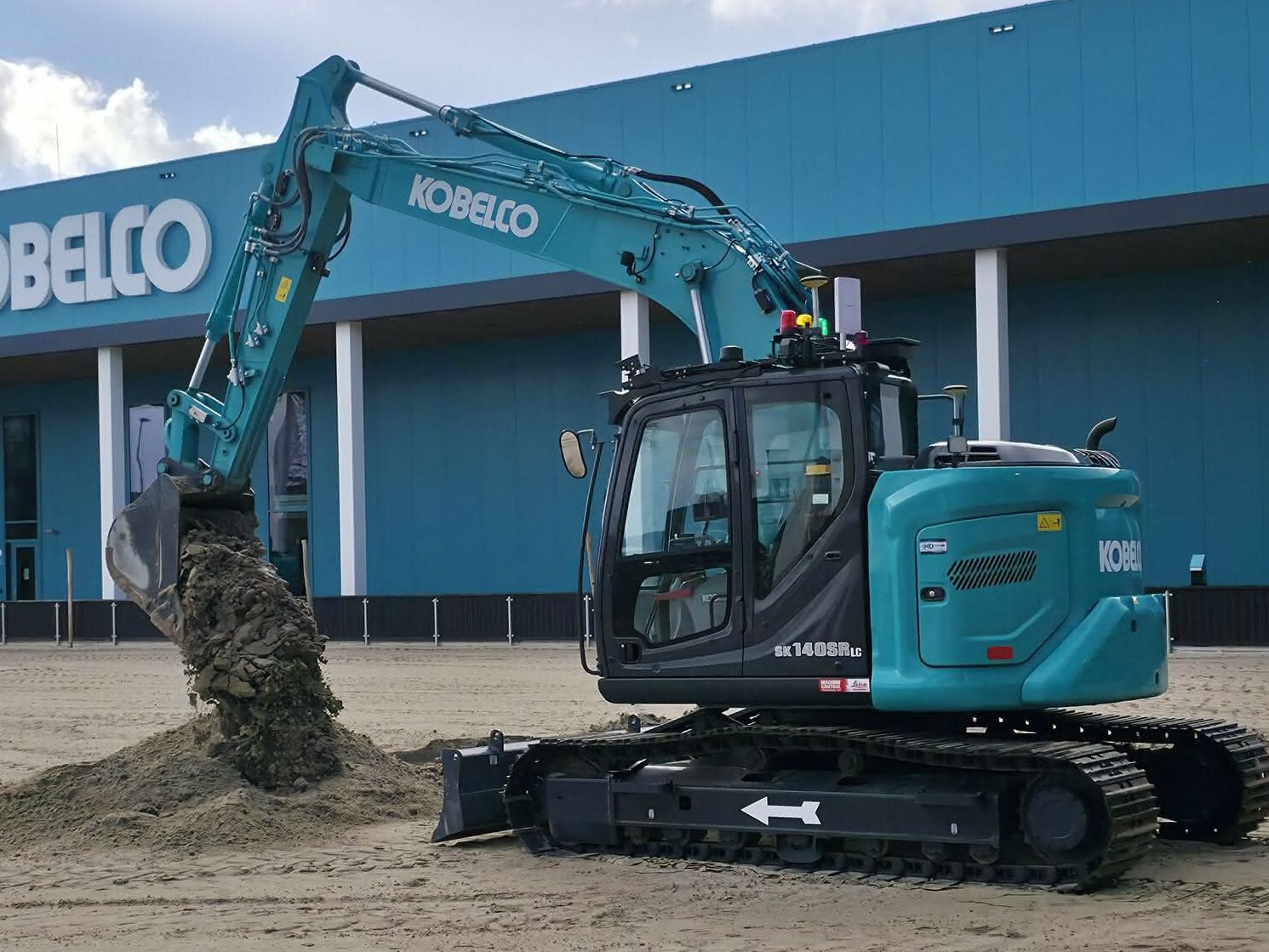 KDive Ein durch KDive ferngesteuerter Bagger von Kobelco auf dem Testgelände in Lelystad