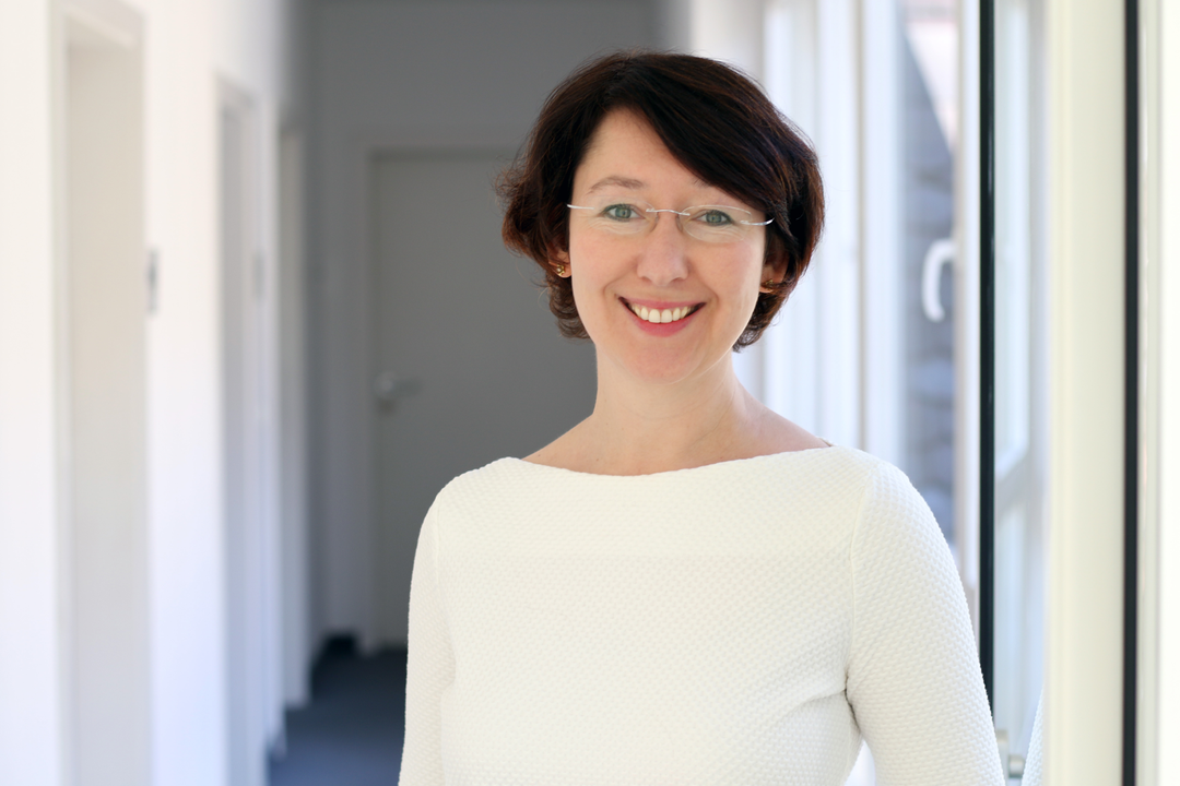 ifo-Branchenexpertin Dr. Anna Wolf Dr. Anna Wolf, ifo Zentrum für Industrieökonomik und neue Technologien, Fachreferentin, Arbeitsschwerpunkte: Branchenanalysen im Einzelhandel, Verarbeitendem Gewerbe und Handwerk,