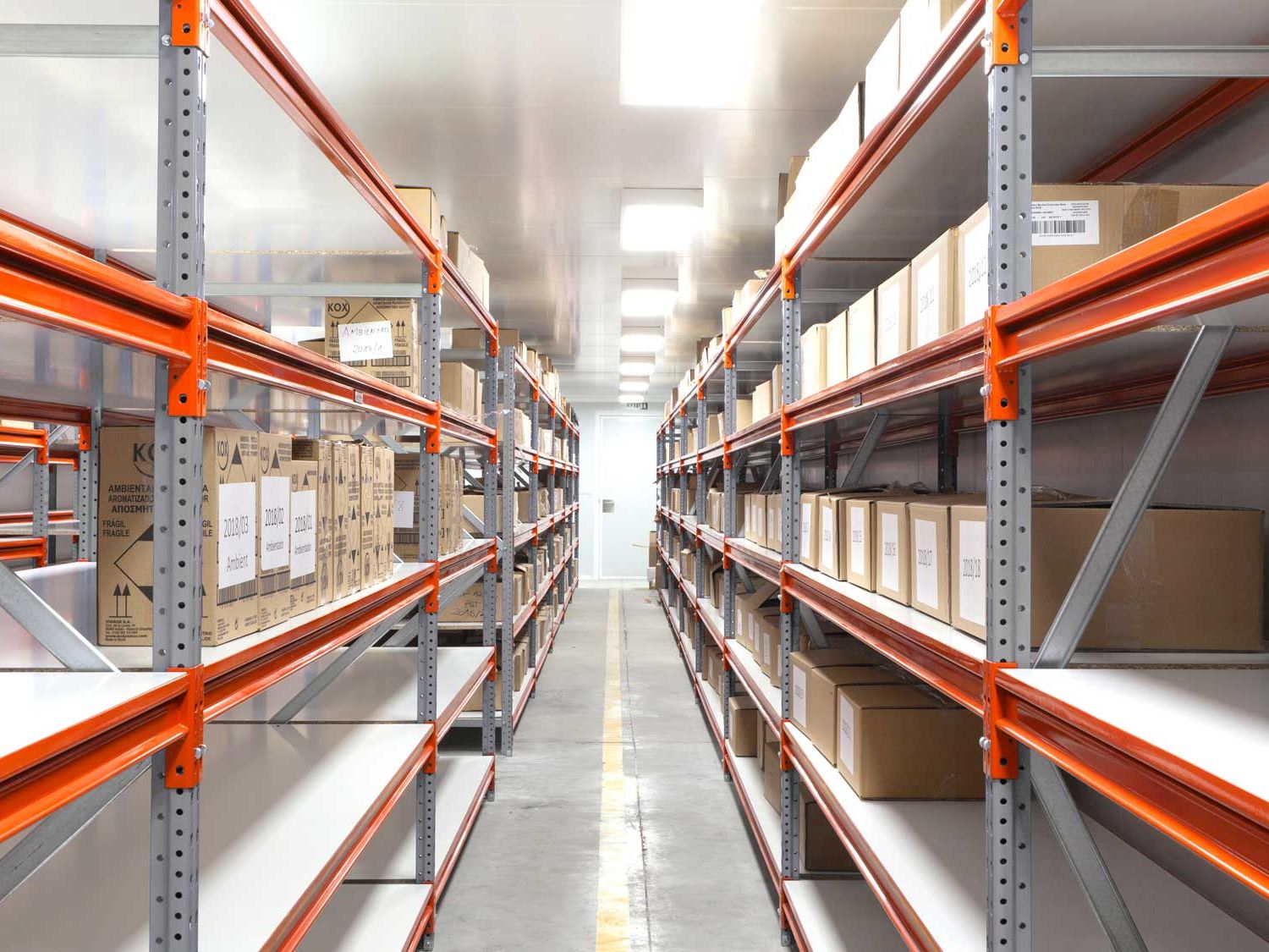 AR Racking: Verzinktes AR LS für robustes manuelles Picking AR Racking: Verzinktes AR LS für robustes manuelles Picking