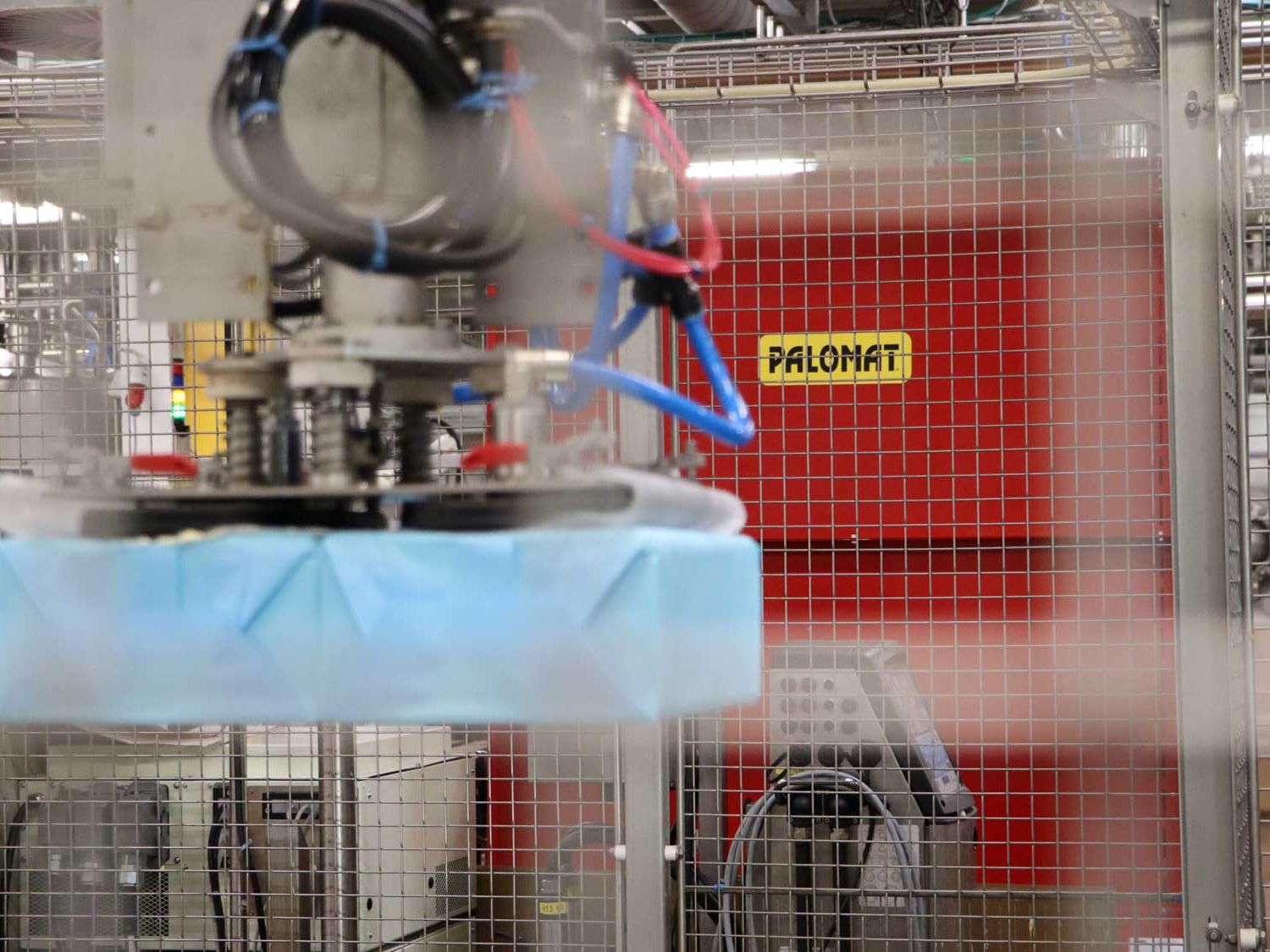Automated pallet logistics: Dragsbæk halves pallet area