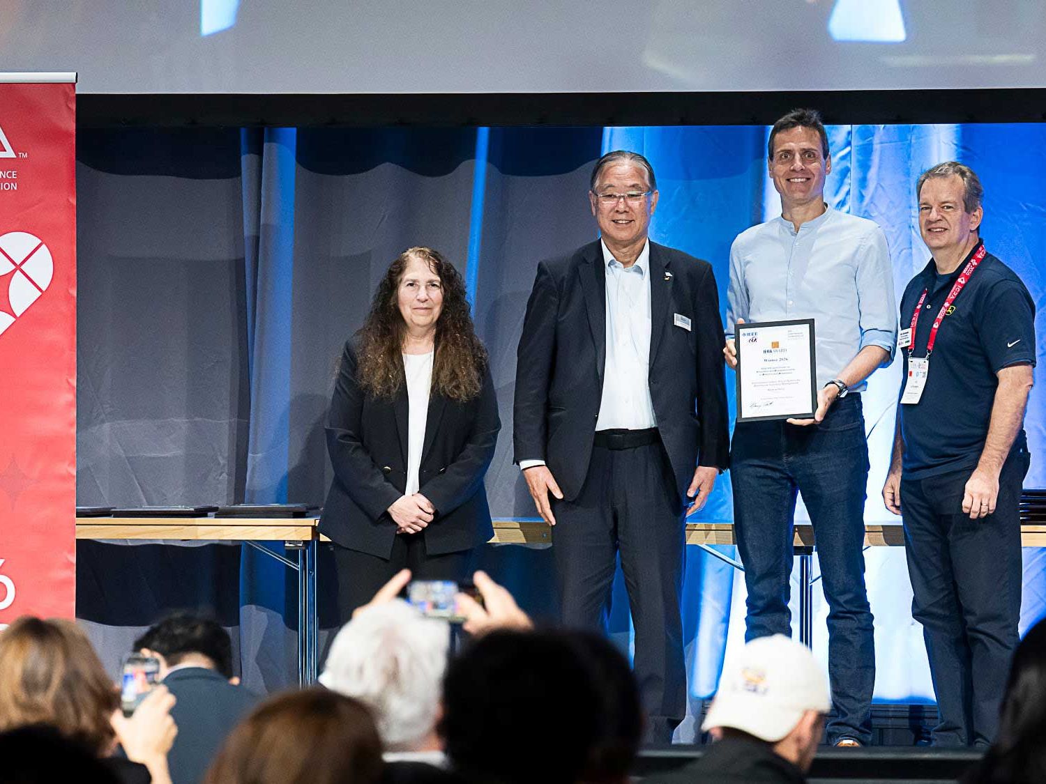 IERA-Award 2026 verliehen: Fliegender Lagerhaus-Roboter überzeugt Jury IERA-Award 2026 verliehen: Fliegender Lagerhaus-Roboter überzeugt Jury