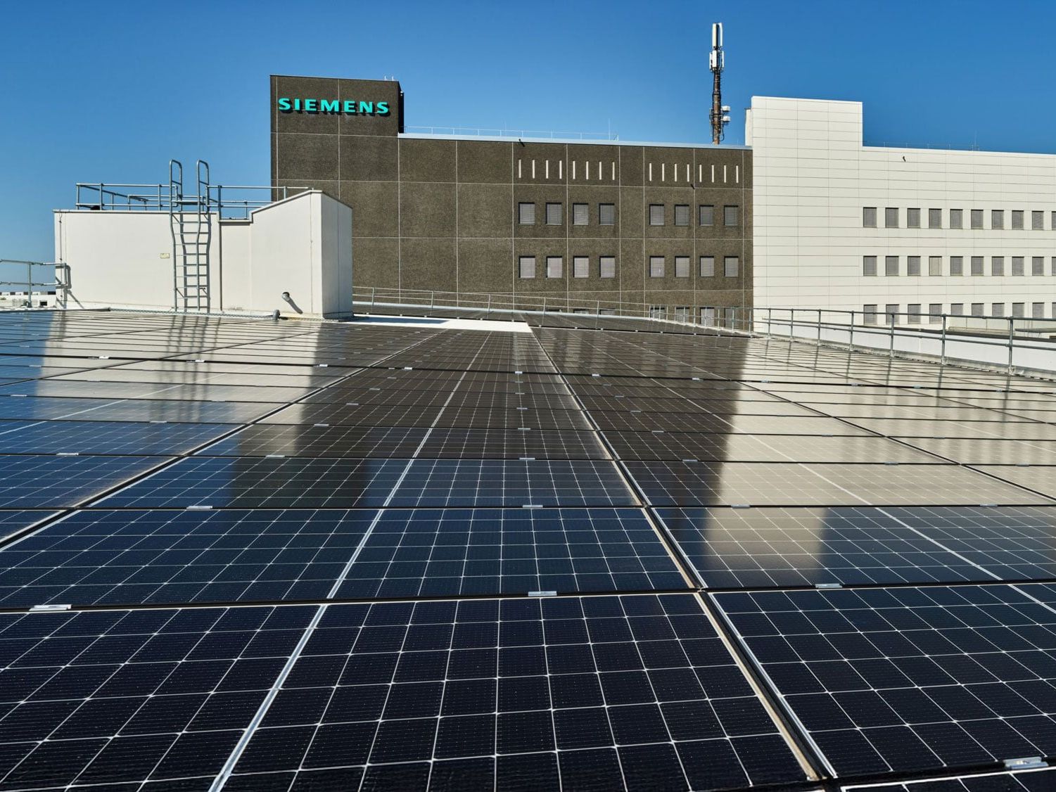 World Economics Forum / Siemens: Siemens Fürth receives Sustainability Lighthouse Award World Economics Forum / Siemens: Siemens Fürth receives Sustainability Lighthouse Award