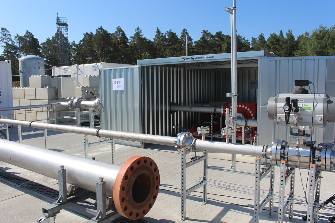 Wasserstoff-Pipelines im Praxistest: Neues Reallabor testet Sicherheit und Belastbarkeit von Wasserstoffnetzen Neues Reallabor für Wasserstoffnetze auf dem Testgelände Technische Sicherheit der Bundesanstalt für Materialforschung und -prüfung.