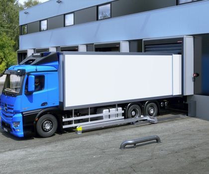 Rampen, Tore und Ladebrücken: Sicher verladen mit  neuem Radblockiersystem