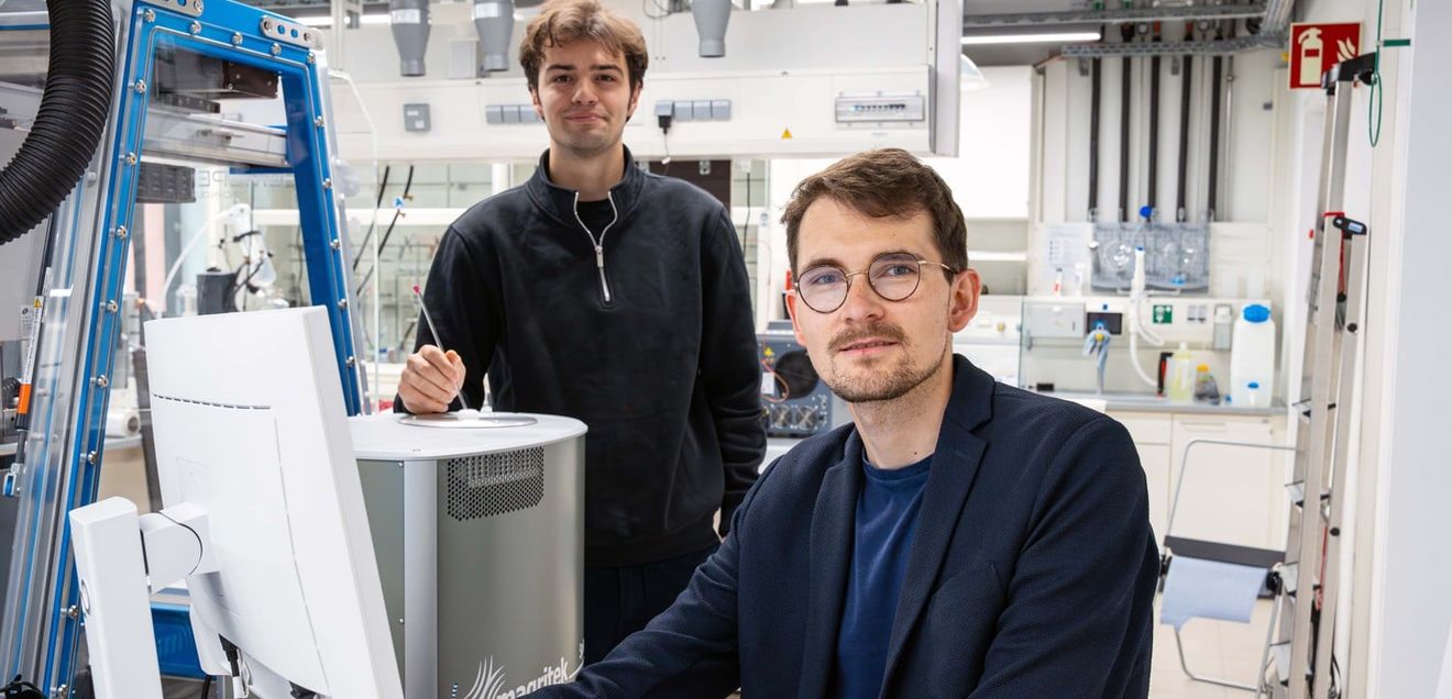 Adrian Mirza und Dr. Kevin Jablonka