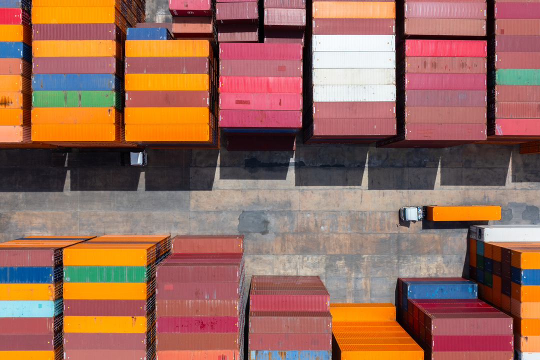 Container als Symbolbild für Export und Außenhandel in der Elektro- und Digitalindustrie