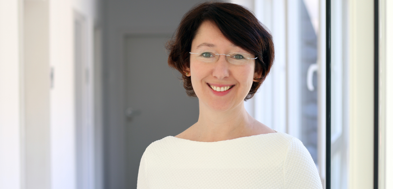 ifo-Branchenexpertin Dr. Anna Wolf Dr. Anna Wolf, ifo Zentrum für Industrieökonomik und neue Technologien, Fachreferentin, Arbeitsschwerpunkte: Branchenanalysen im Einzelhandel, Verarbeitendem Gewerbe und Handwerk,