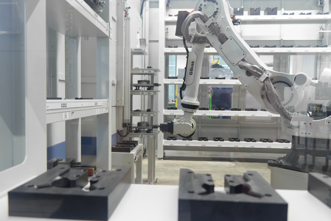 Case Study: Autonomous Manufacturing—A Connected Manufacturing Platform for Toolmaking At the heart of the automation system is a robotic cell equipped with a Fanuc robot that can easily handle components of various sizes—from small electrodes to large mold plates.