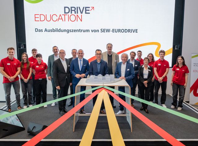 SEW-Eurodrive opens training center: "DriveEducation" as an investment in the skilled workers of tomorrow