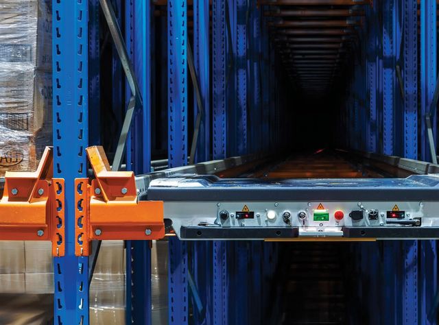 Lagerlösungen: Von Regaltechnik bis Shuttle-System Lagerlösungen: Von Regaltechnik bis Shuttle-System