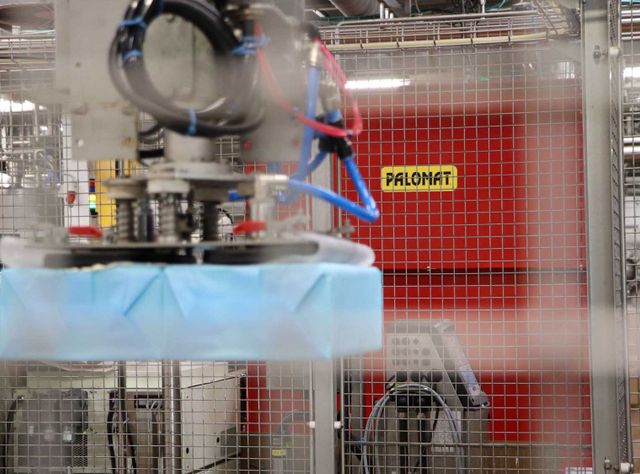 Automated pallet logistics: Dragsbæk halves pallet area