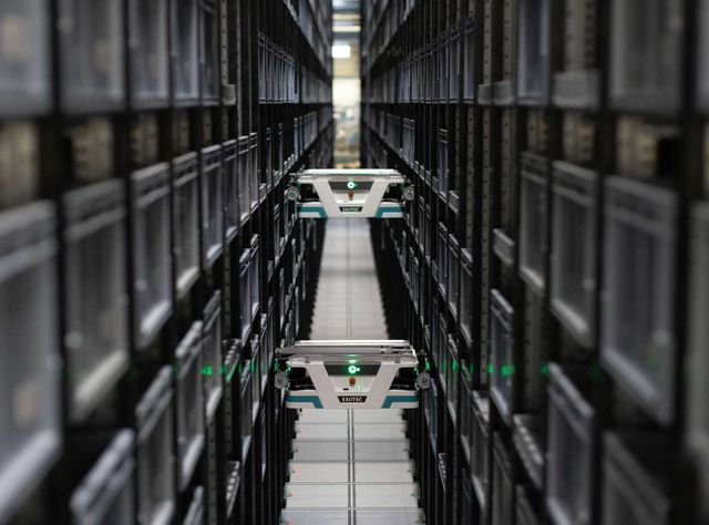 Integration of a robotics solution: Lyreco modernizes logistics center in France