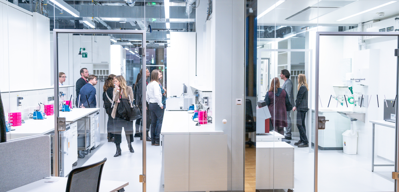 Ein Jahr Life Science Factory München: Wo Start-ups wachsen Vor einem Jahr eröffnete die Life Science Factory ihren Standort auf dem Gelände von Helmholtz Munich.