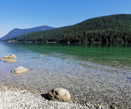 Laborwerte bestätigen: Deutsche Badegewässer mit ausgezeichneter Qualität Walchensee