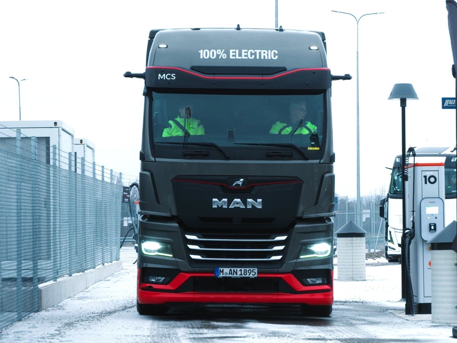 MAN demonstriert Megawatt-Laden im schwedischen Winter