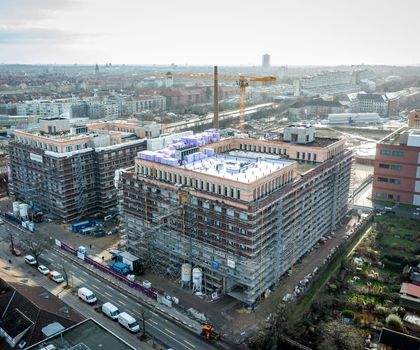 Deutschlands größte Dachgärtnerei entsteht im Gewerbehöfequartier GoWest in Berlin