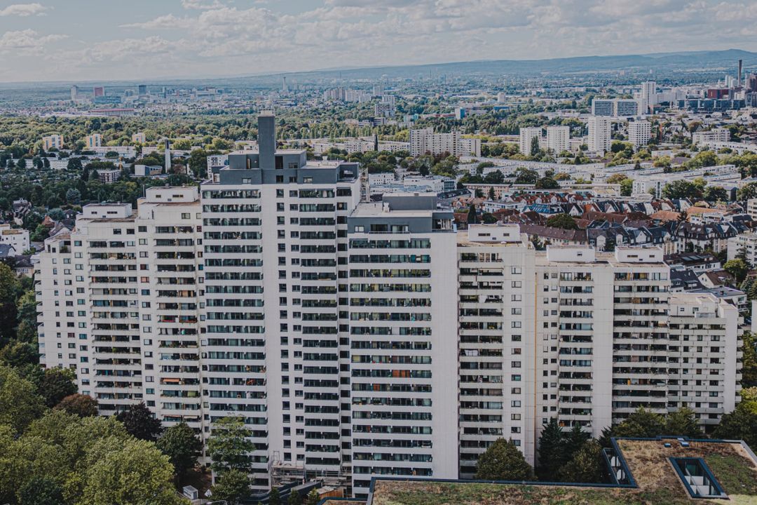 Tonality-Fassade von Leipfinger-Bader bringt gestalterische und funktionelle Aufwertung