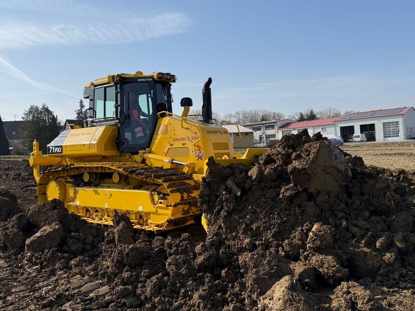 Komatsu D71PXi-24: Nächste Evolutionsstufe bei Schneider & Sohn