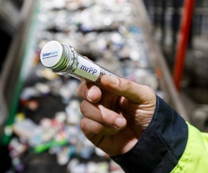 Mechanisches Recycling: Wie Interzero den Engpass bei hochwertigen Rezyklaten lösen will Mechanisches Recycling: Wie Interzero den Engpass bei hochwertigen Rezyklaten lösen will