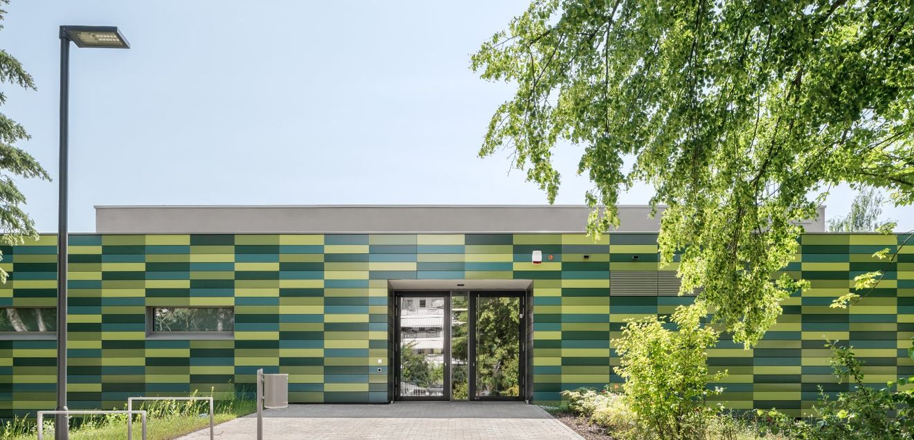 Leipfinger-Bader - Tonality-Keramikfassade prägt neue Inklusionssporthalle
