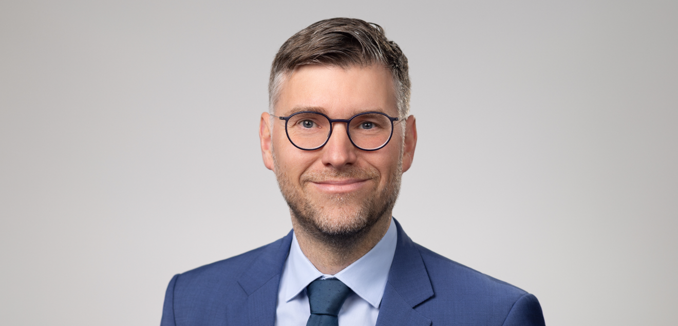 Slight increase in incoming orders in mechanical engineering in Germany - upturn abroad VDMA Chief Economist Dr. Johannes Gernandt