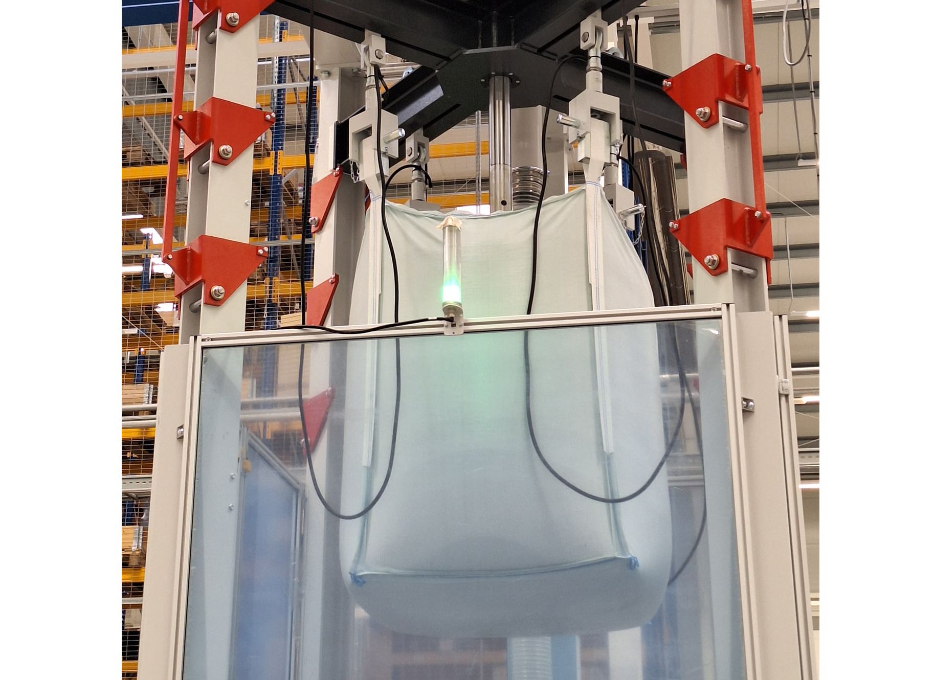 Starlinger auf der Interpack 2026: Starlinger demonstriert Belastungstest für Big Bags