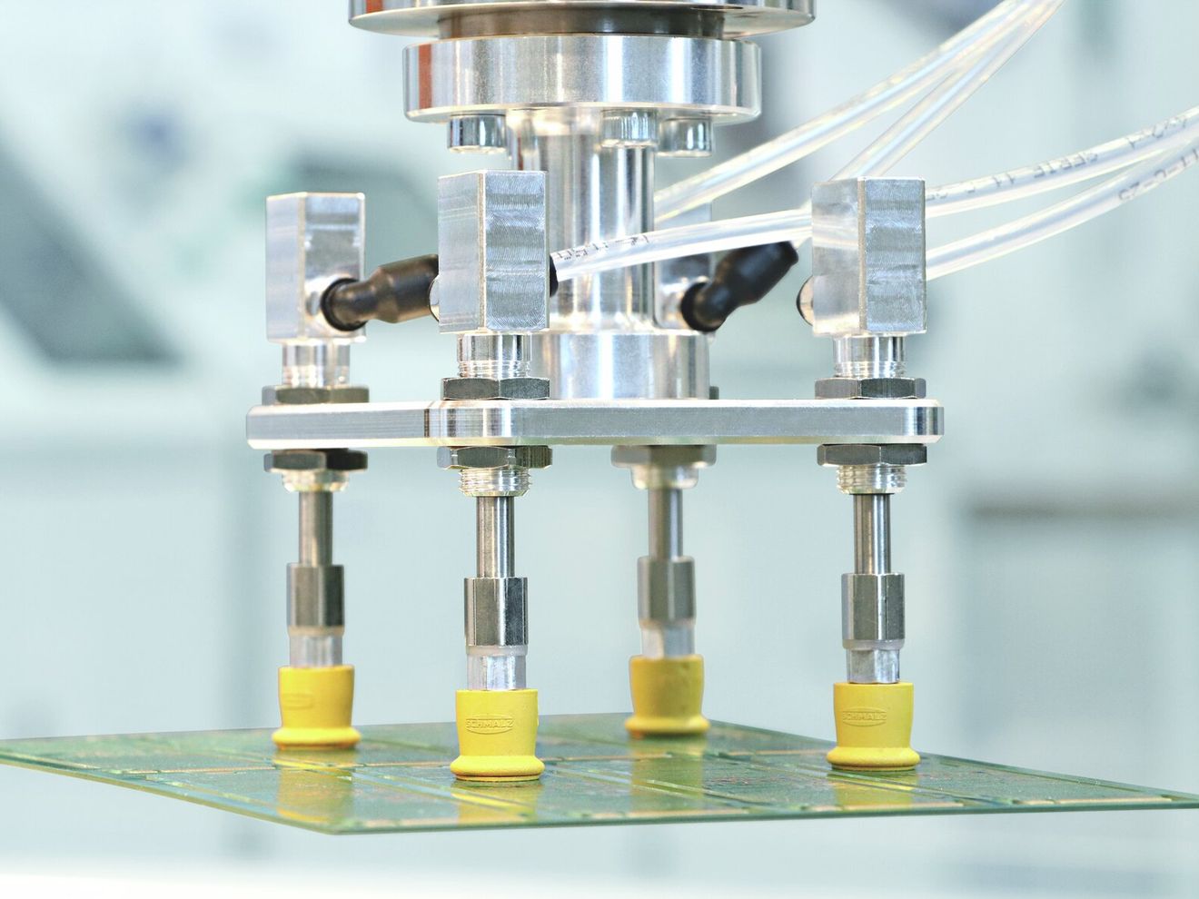 Productronica 2025: Clevere Lösungen für sensibles Greifen Productronica 2025: Clevere Lösungen für sensibles Greifen