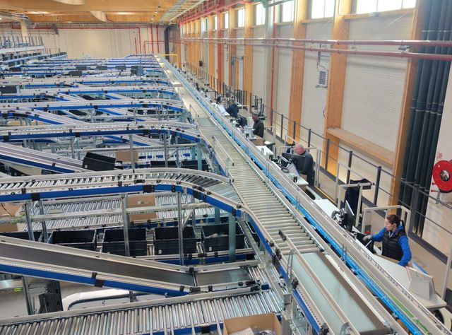 Intralogistik: TGW automatisiert Intersport-Hub