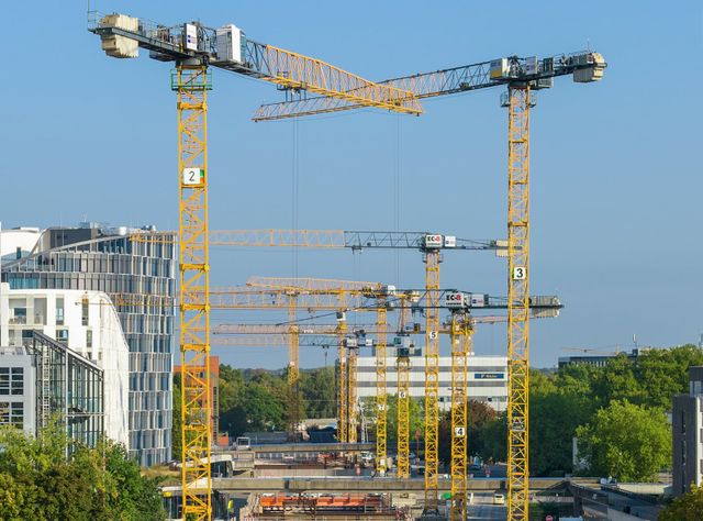 Hamburg realisiert mit dem Bau der U-Bahn-Linie U5 aktuell das größte U-Bahn-Projekt Deutschlands. Größtes U-Bahn-Projekt Deutschlands: Liebherr-Krane gestalten Bau der U5 in Hamburg