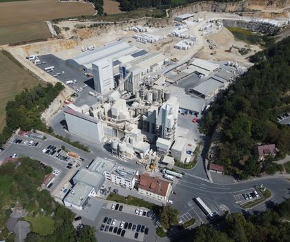 maxit Gruppe übernimmt Trockenmörtel- und Fassadenaktivitäten von Saint-Gobain Weber maxit Gruppe übernimmt Trockenmörtel- und Fassadenaktivitäten von Saint-Gobain Weber