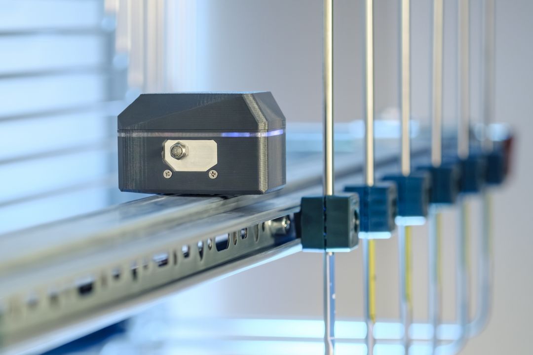 Mit dem Ultraschallsensor können Wasserstoff-Behälter, -Leitungen oder -Verbindungsstücke überwacht werden