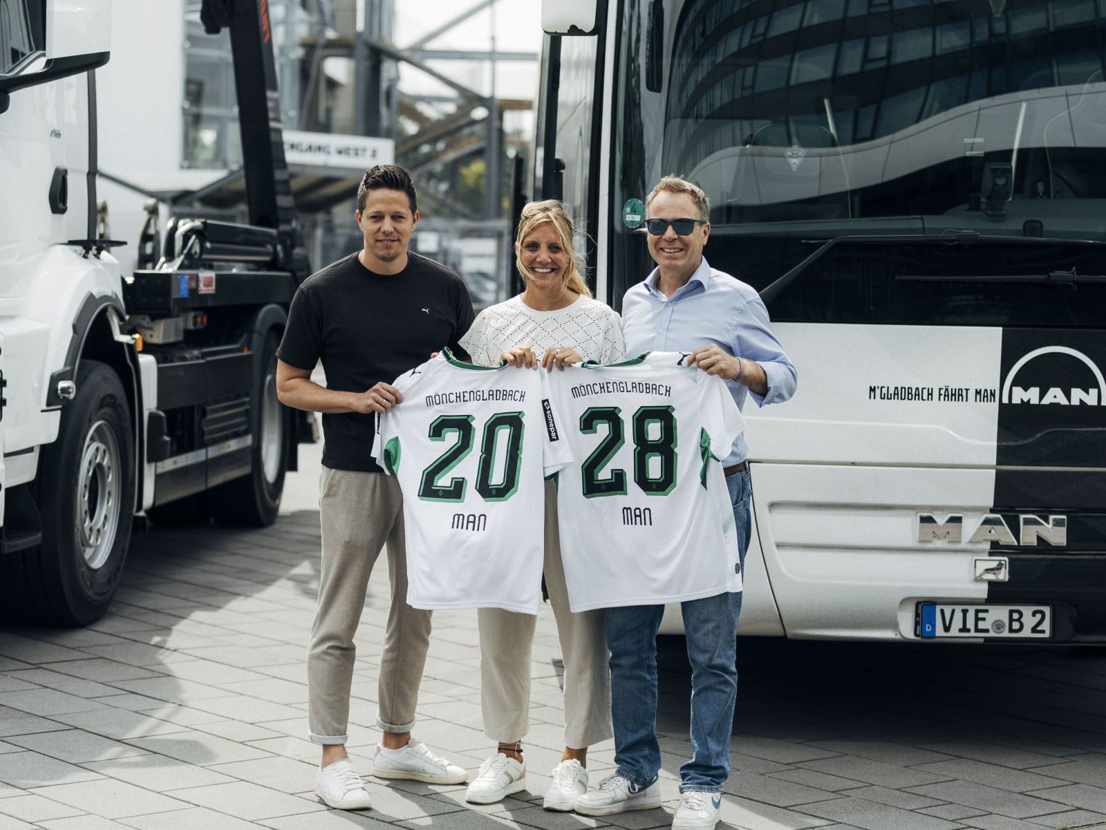 Borussia Mönchengladbach und MAN Truck & Bus verlängern Zusammenarbeit bis 2028 Borussia Mönchengladbach und MAN Truck & Bus verlängern Zusammenarbeit bis 2028