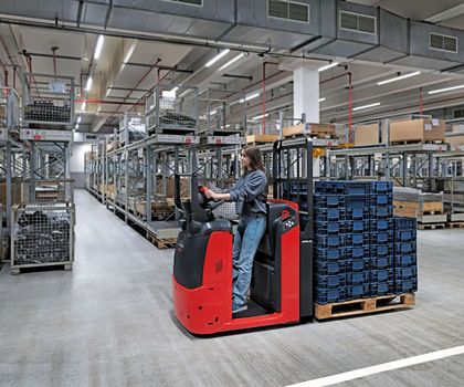 Linde Material Handling erweitert Produktportfolio: Neue Horizontal-Kommissionierer mit Li‑ION‑Technologie