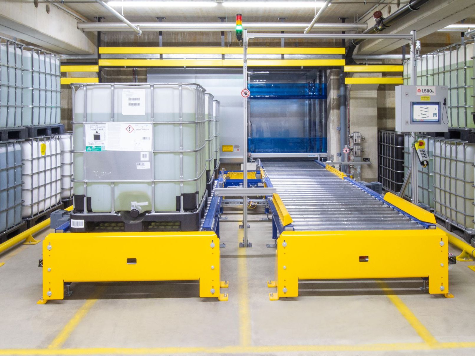 Fördertechnik: Vier Etagen effizient verbunden