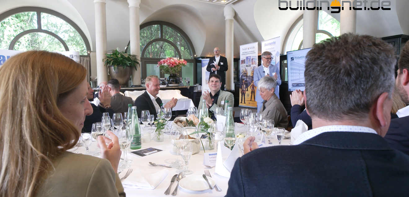 Preisverleihung Blick auf die Gewinner während der Preisverleihung der Baugewerbe Magazin Produkte des Jahres 2026