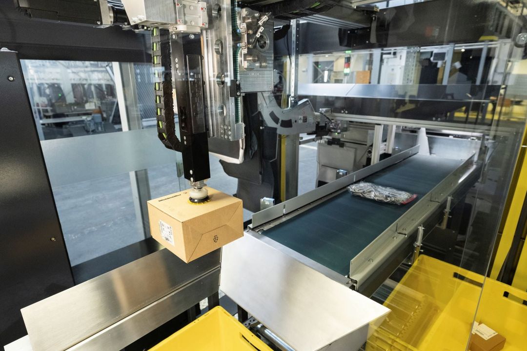 materialfluss Produkte des Jahres 2026: 2. Platz, Kategorie Lager- und Kommissioniertechnik: SSI Carrier – automatisierte Be- und Entladung materialfluss Produkte des Jahres 2026: 2. Platz, Kategorie Lager- und Kommissioniertechnik: SSI Carrier – automatisierte Be- und Entladung