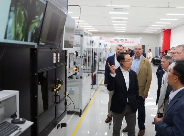 Doosan Bobcat eröffnet das „eFORCE LAB“: Ein neues F&E-Zentrum für modulare Batteriepacks
