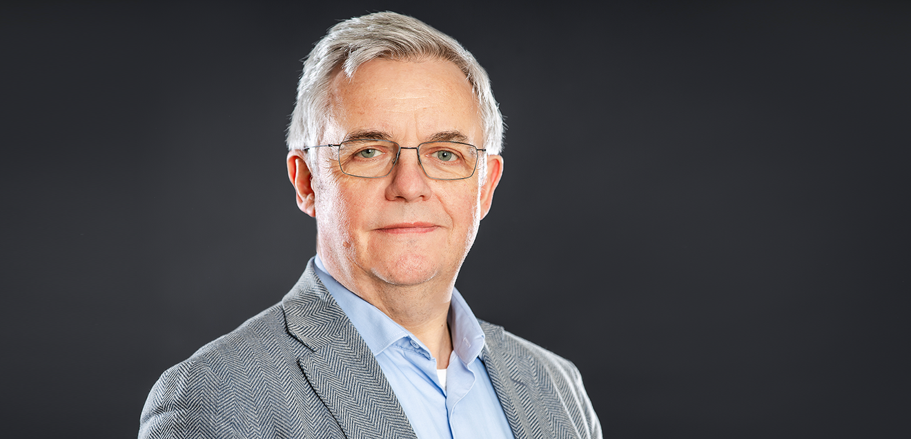 Schneider Electric: Mike Hughes is Zone President DACH Schneider Electric: Mike Hughes is Zone President DACH