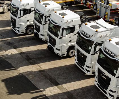 Hire heavy-duty commercial vehicles from Es-GE Hire heavy-duty commercial vehicles from Es-GE